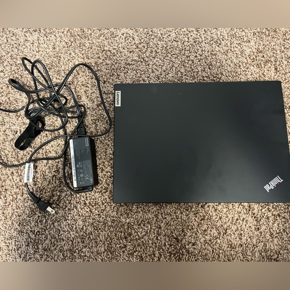 Laptop - Lenovo ThinkPad - Picture 2 of 4
